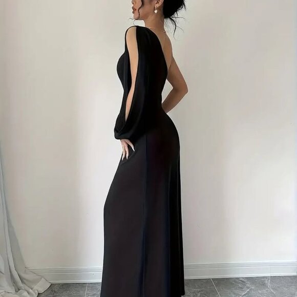 Elegant Black Dress (Size 8/10 L) - Picture 2 of 3